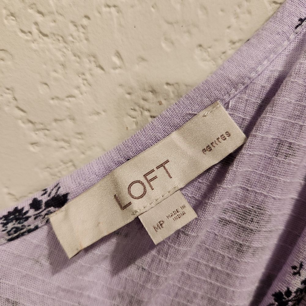LOFT Purple Floral Top Ruffle Top Medium Petite Sleeveless - Picture 6 of 6